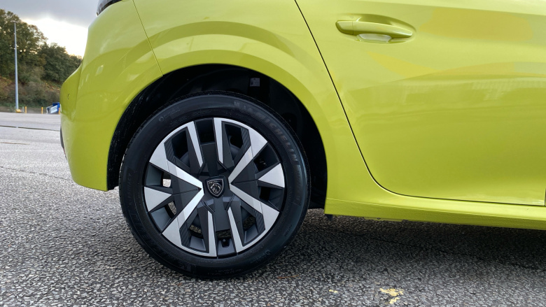 Peugeot 208 1.2 PureTech 100 Style 5dr Petrol Hatchback